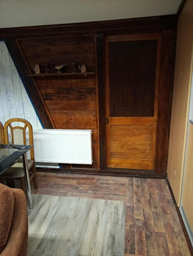 Apartments Pomjan Pogled Na Gore מראה חיצוני תמונה