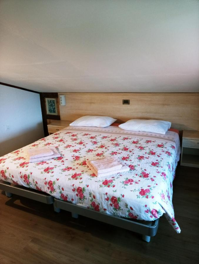 Apartments Pomjan Pogled Na Gore מראה חיצוני תמונה