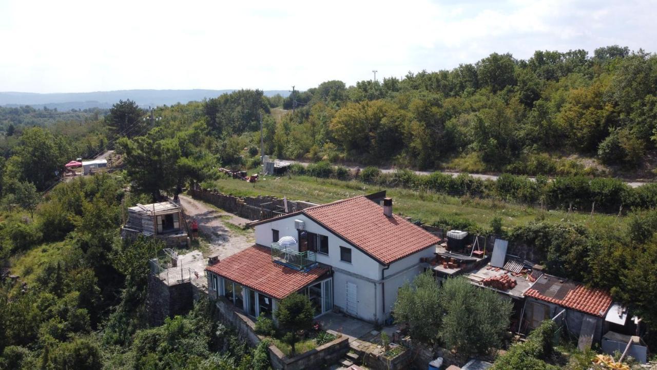 Apartments Pomjan Pogled Na Gore מראה חיצוני תמונה